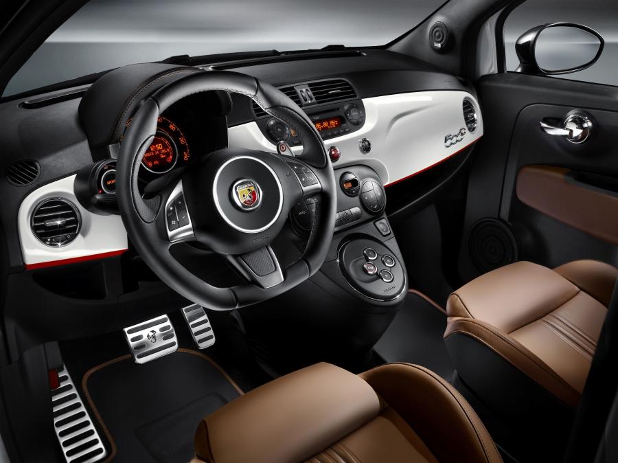 Торпедо Abarth 500C 2010 года  (фото 5 из 48)
